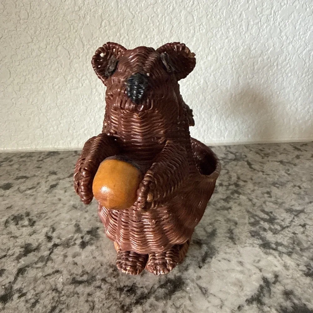 Vtg Wicker Squirrel & Acorn Basket Nut Candy Trinket Plant Cottagecore